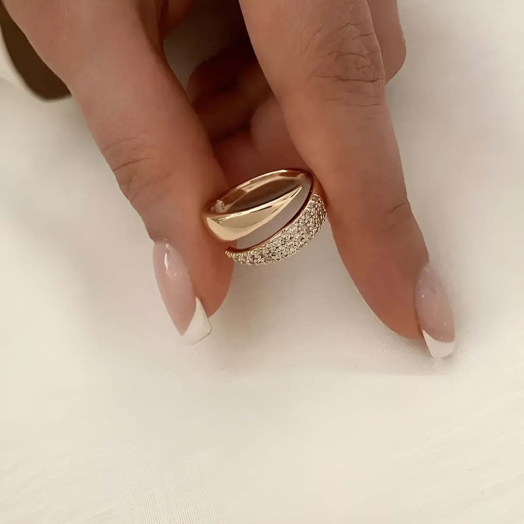 Julie Adjustable Elegance Ring
