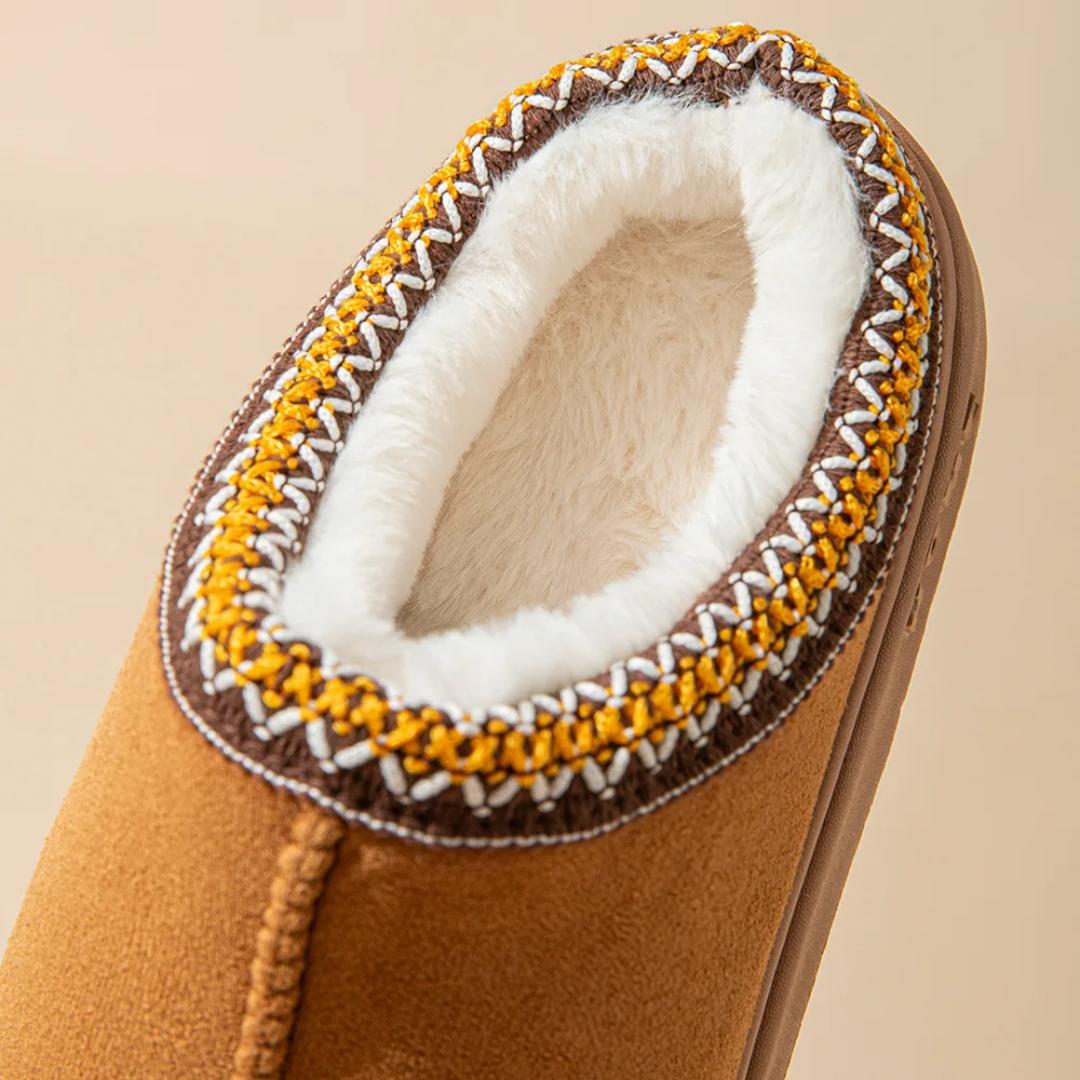 Warm slippers with sturdy sole