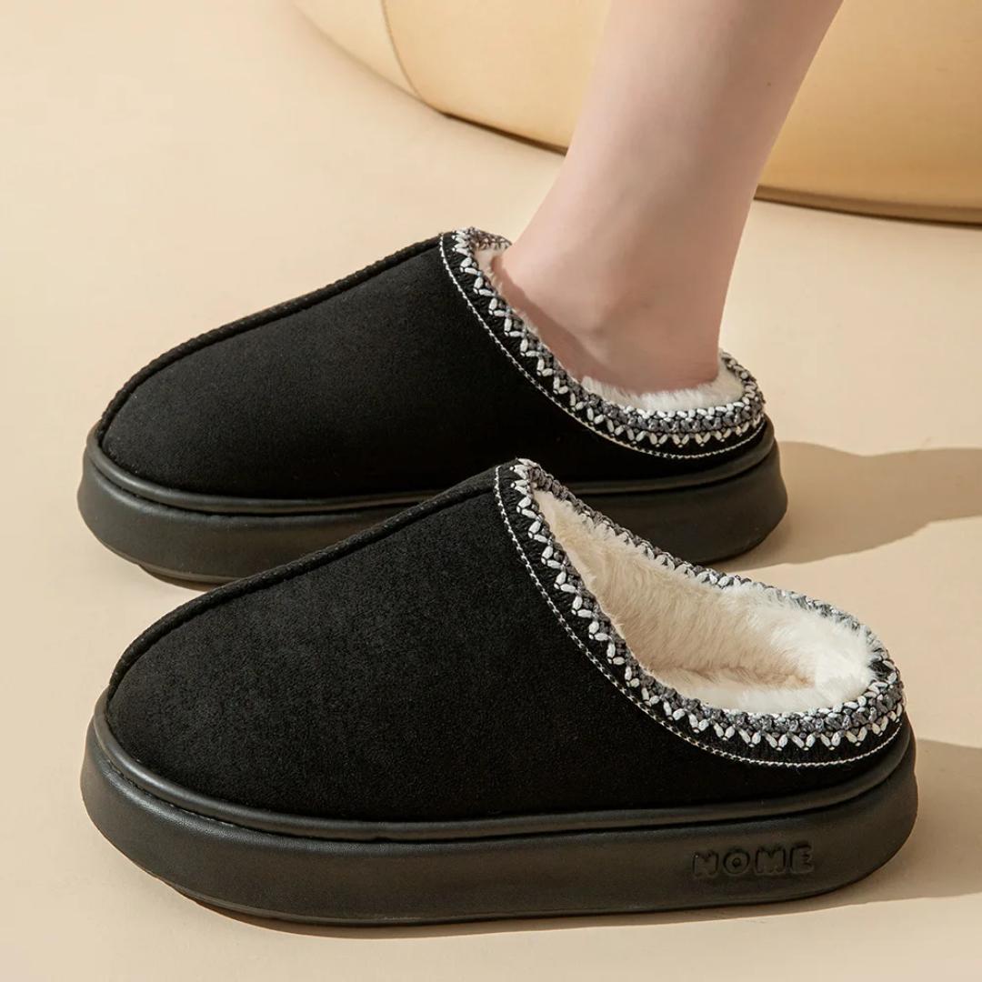 Warm slippers with sturdy sole