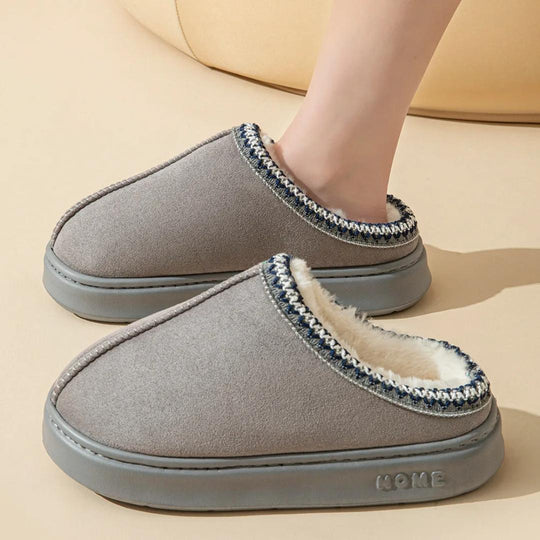 Warm slippers with sturdy sole